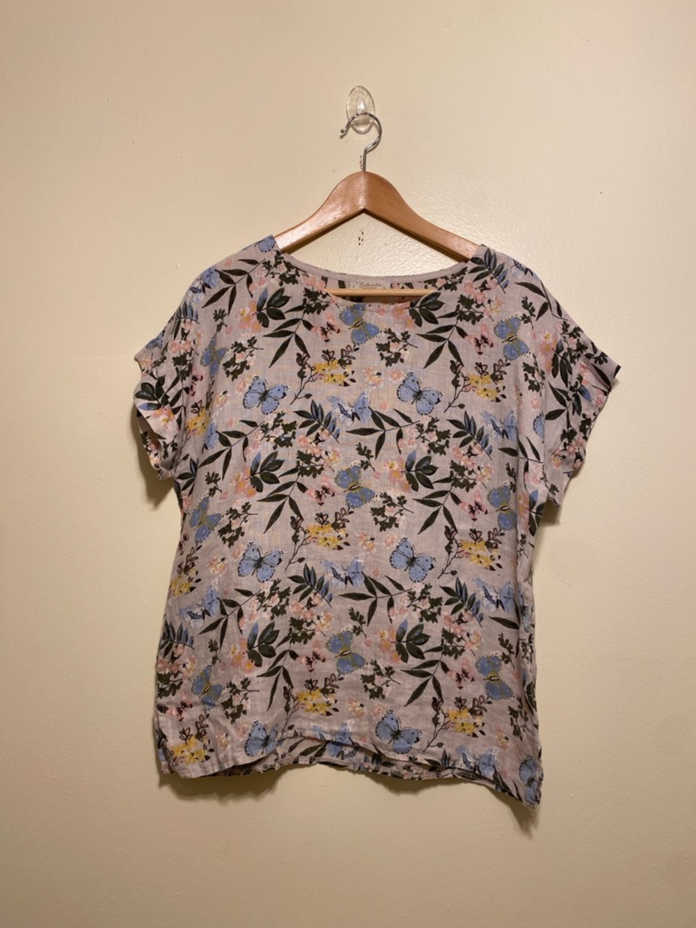 BELLAMBIA Linen Floral Short Sleeve Women’s Top . Size S